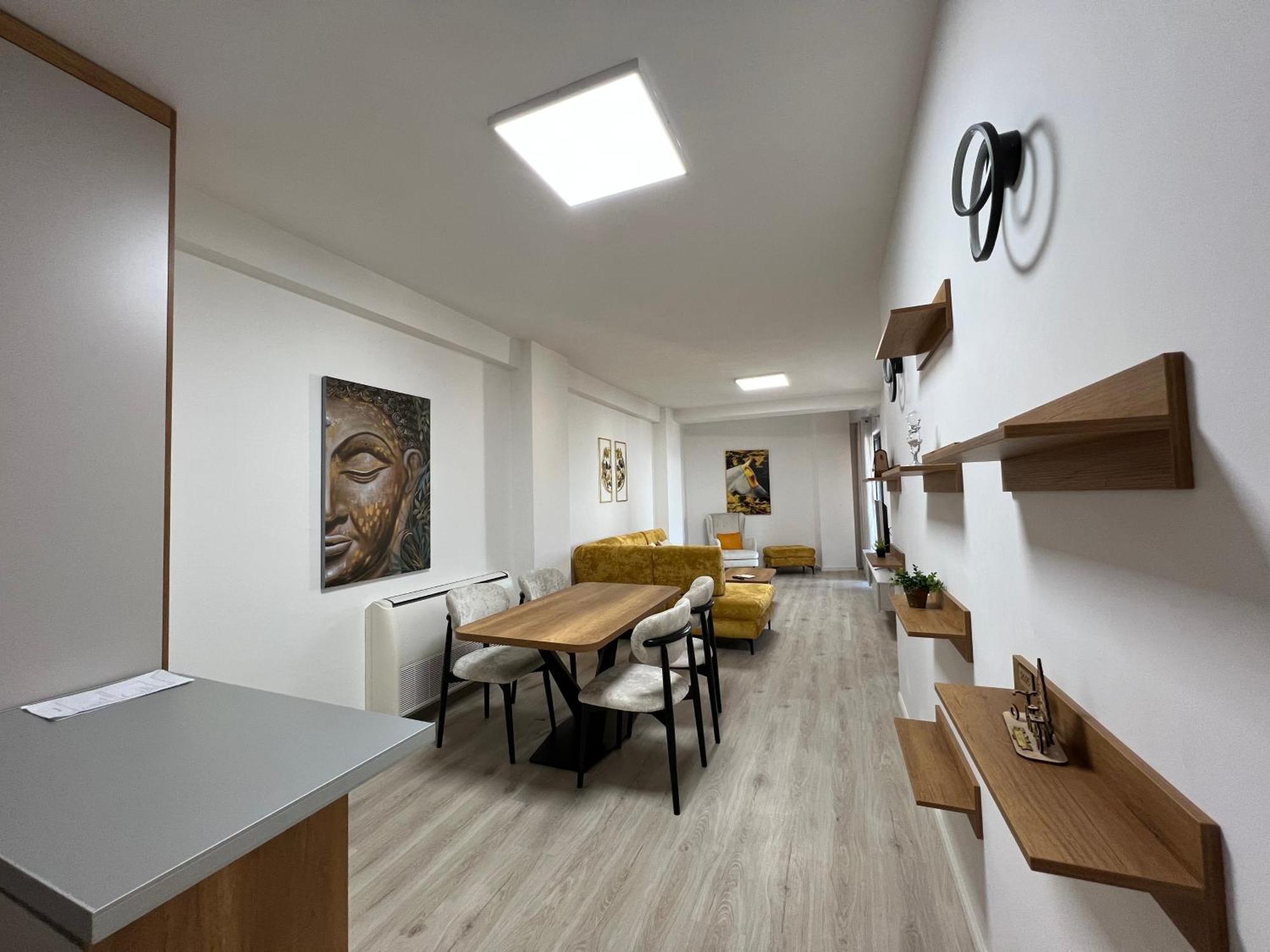 Apartment Dennys New Bazaar Delight Tirana